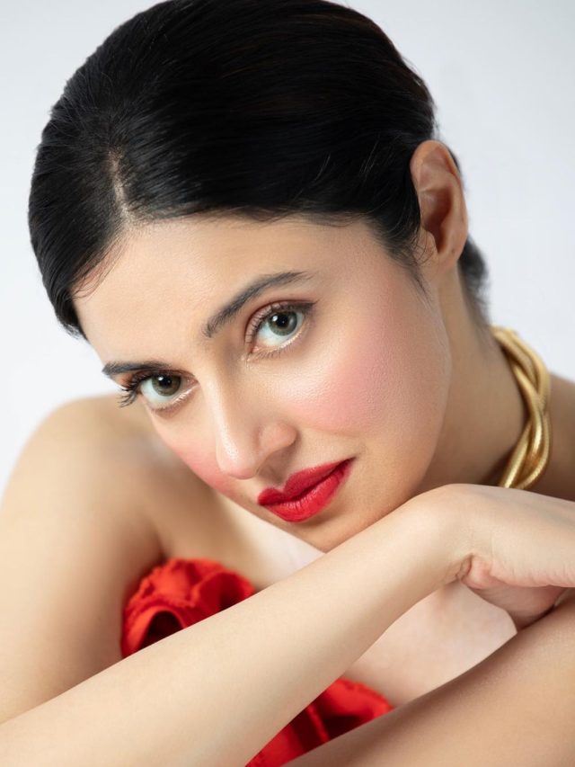 Divya Khosla Kumar is an Actress, a Passionate Director, and Much More ...