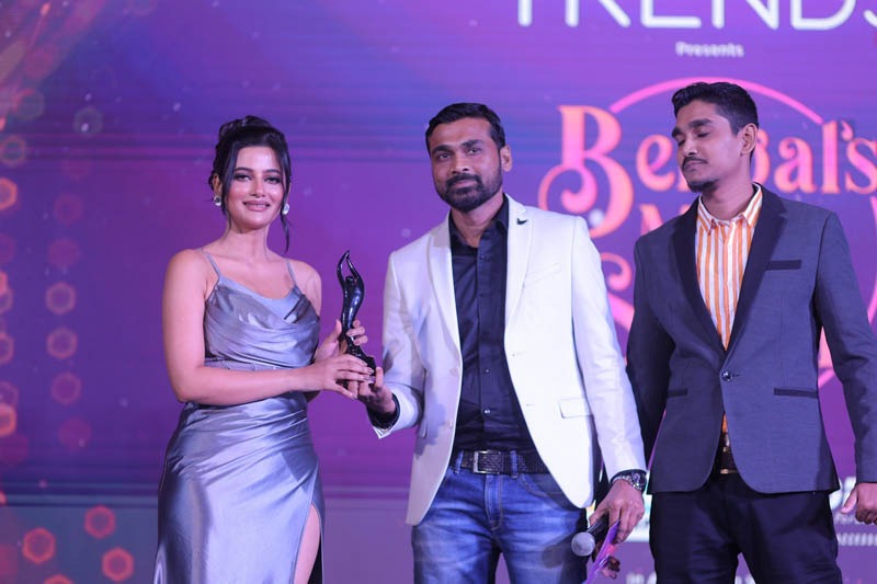 In Pics: Winning moments at TRENDS presents Bengal’s Most Stylish Awards - 12