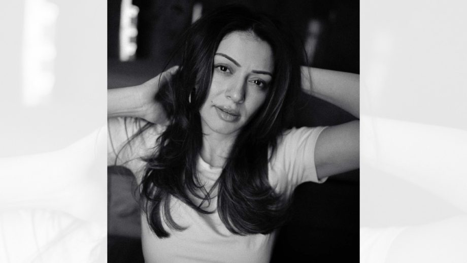 Hansika Motwani Rocks A Casual Cool Vibe In A Monochrome Picture, Check Now! 891381