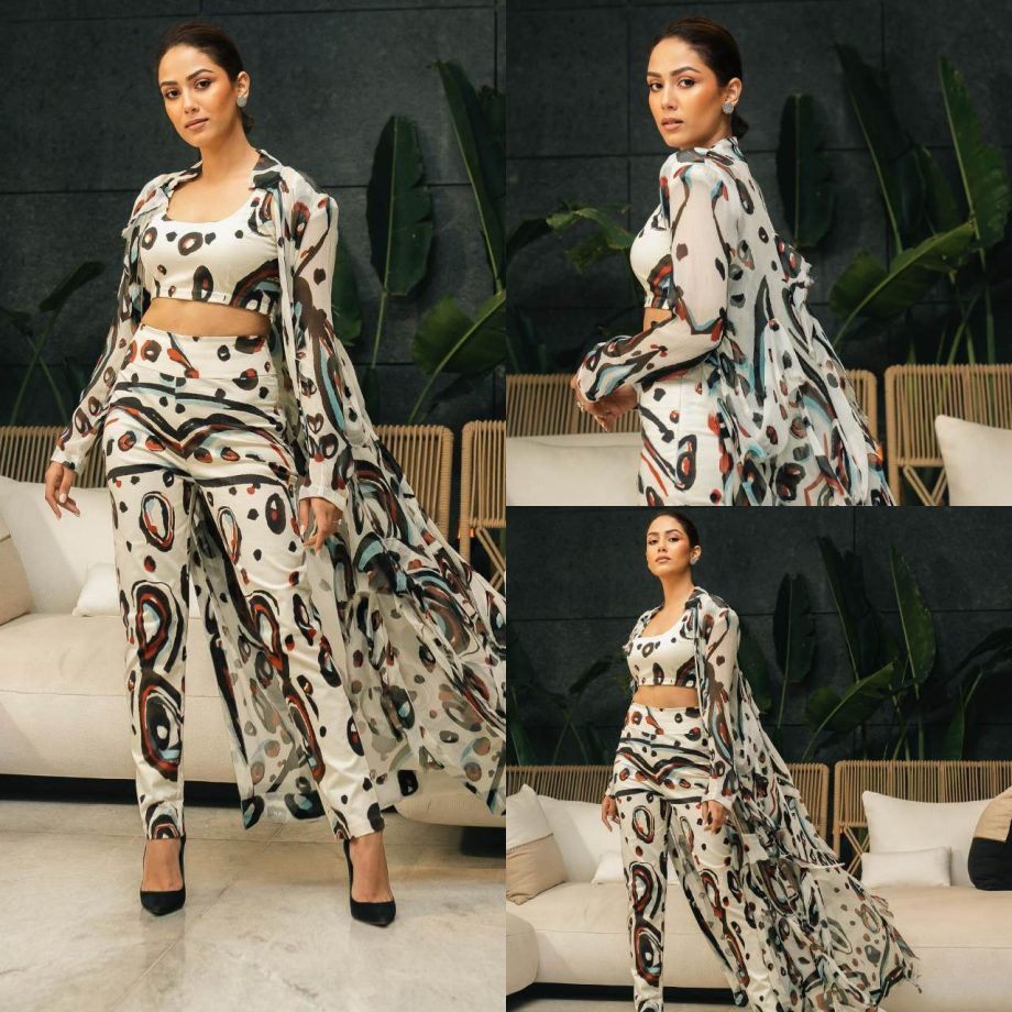 Mira Rajput Vs. Soniya Bansal: Whose Summer Fashion In Black-and-white Co-ord Set Is Go-to Style? 893091