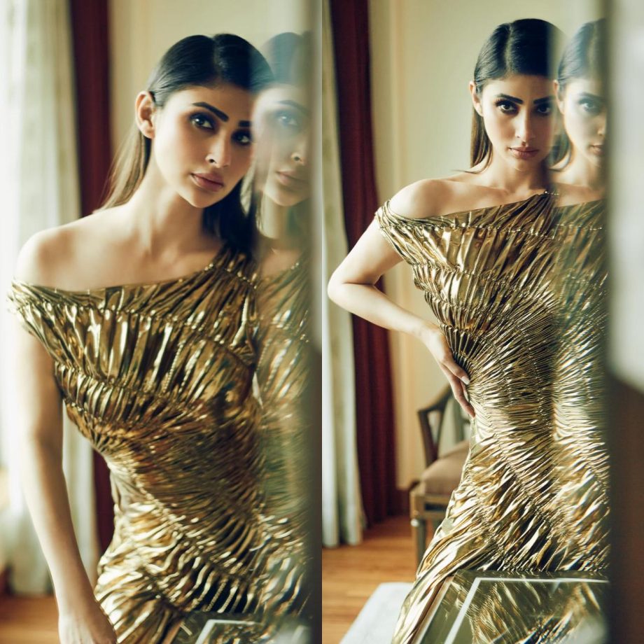 Mouni Roy Flaunts Hourglass Figure In Golden Metallic Gown, Wishes To Become 'Entire Problem' 893299