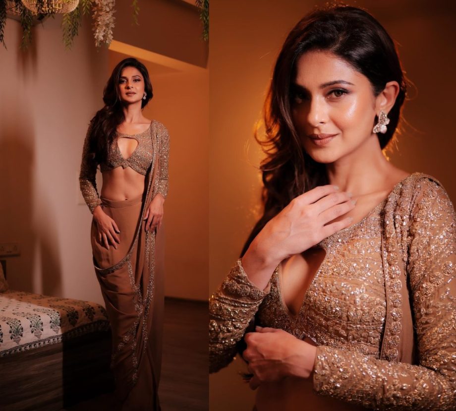 6 Must-Have Saree Blouse Designs Inspired by Jennifer Winget's Ethnic Wardrobe! 895567