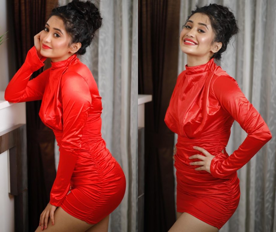 Fashion Alert! Shivangi Joshi's 8 Most Jaw-Dropping Red Fit Style Moments 903925
