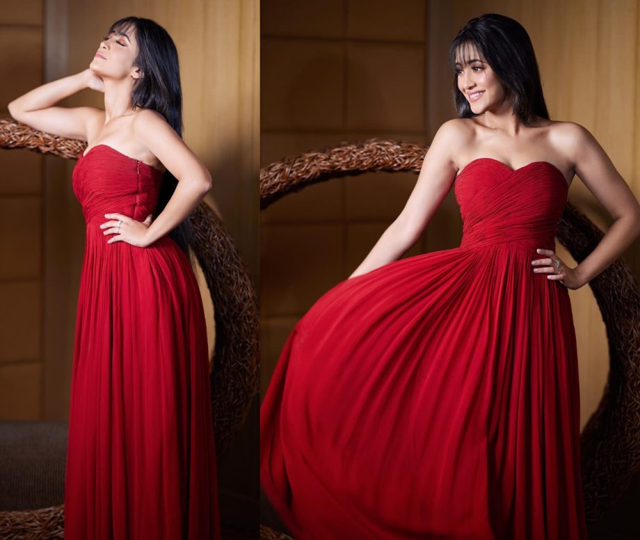 Fashion Alert! Shivangi Joshi's 8 Most Jaw-Dropping Red Fit Style Moments 903926