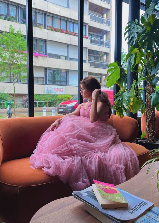[Photos] Avneet Kaur Exudes Dreamy Princess Vibes In Pink Strapless Ruffle Gown 904015