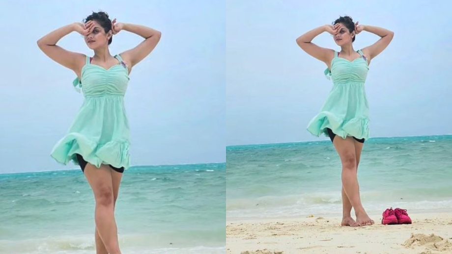 Radhakrishn Fame Mallika Singh Poses In Blue Mini Dress, Enjoys Chilling Moments On Beach 901447