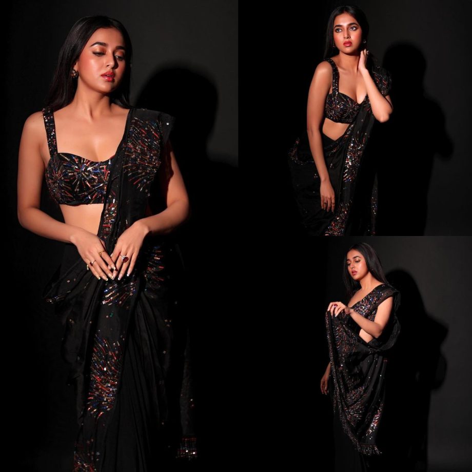 Tejasswi Prakash's Bold Blouse Designs Make Her Look Stunning In Saree 903466