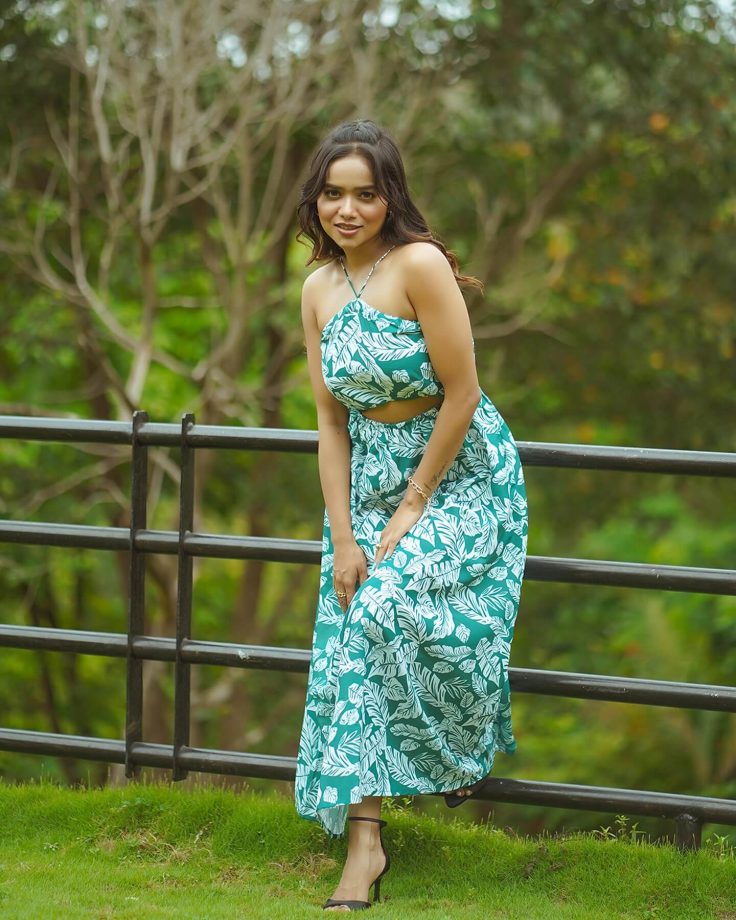 Fans React As Manisha Rani Turns The Heat In Maxi Dress, See Photos! 904310