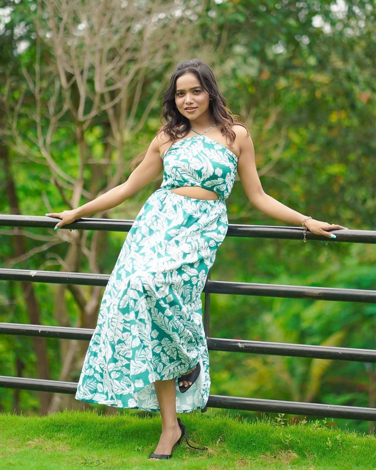 Fans React As Manisha Rani Turns The Heat In Maxi Dress, See Photos! 904309