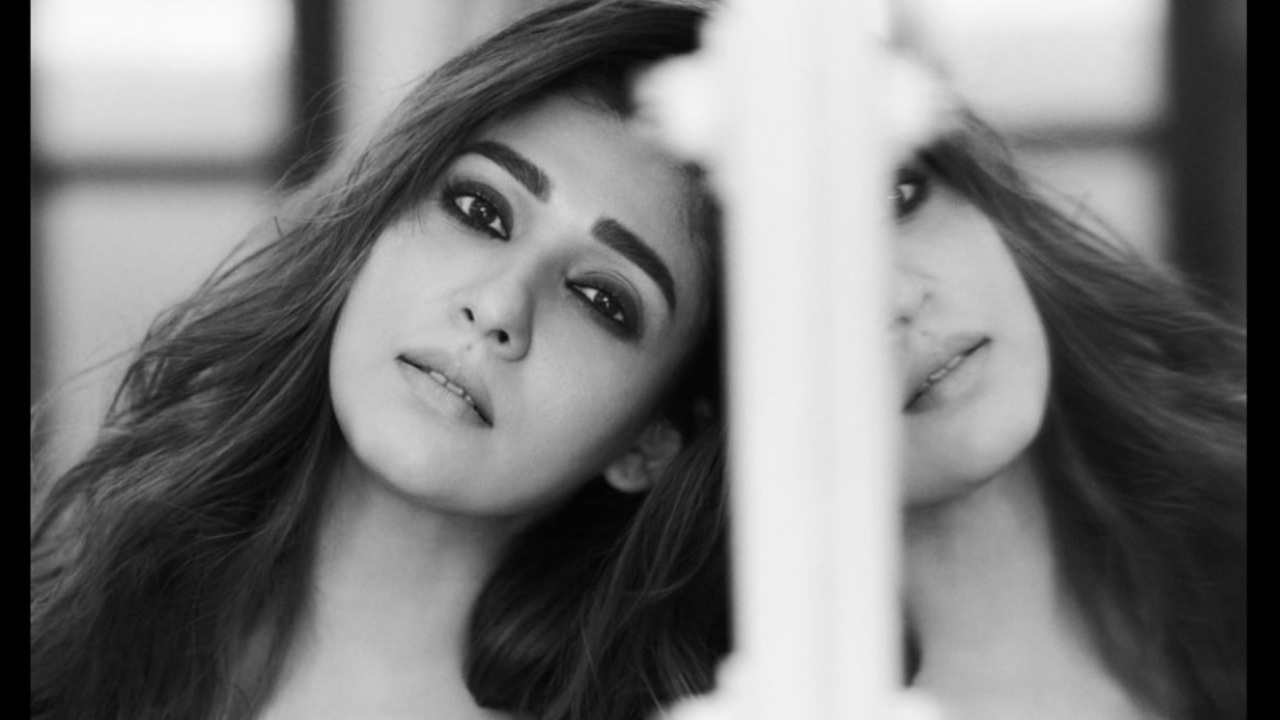 Nayanthara Sizzles in Black & White Smoky Hot Photoshoot 906272