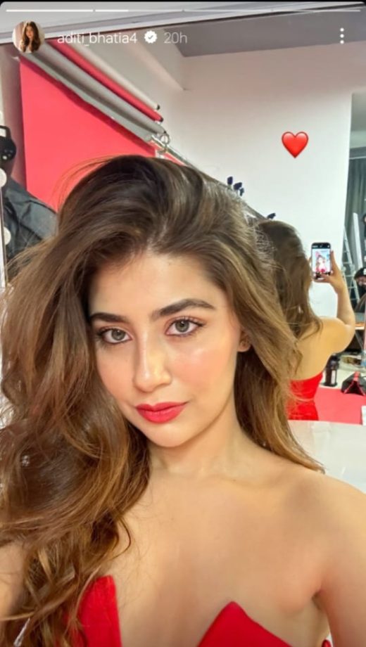 TV News 4 July: Aditi Bhatia's Jaw-dropping Collarbones, Hina Khan Cuts Hair As She Undergoes Chemotherapy To Manisha Rani Gifting Car To Her Father 905055