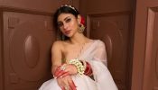 Mouni Roy Stuns in Traditional Bengali Saree Look- Exudes Elegance on Instagram 915884