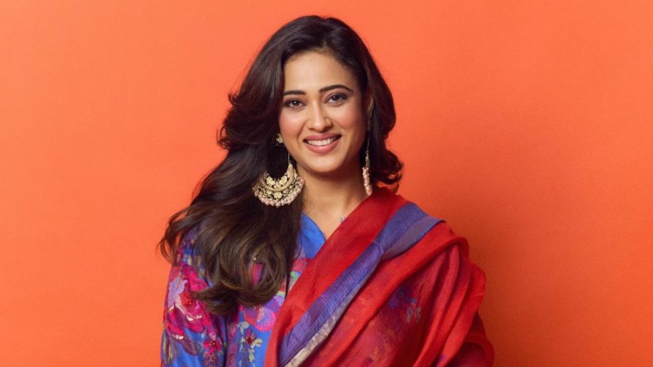 Shweta Tiwari Inspired Budget Friendly Ethnic Suit To Gift Your Sister On Rakhi 912932