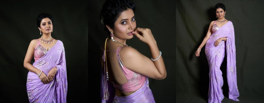 Sonalee Kulkarni’s Stylish Look In Co-Ord Set, Prajakta Mali’s Elegance In Purple-Pink Saree 911243