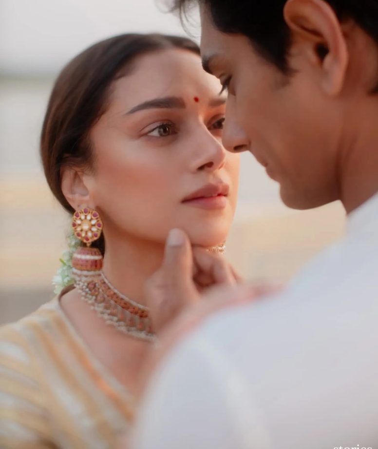 Decoding Aditi Rao Hydari's Simple And Aesthetic Wedding Look 918322