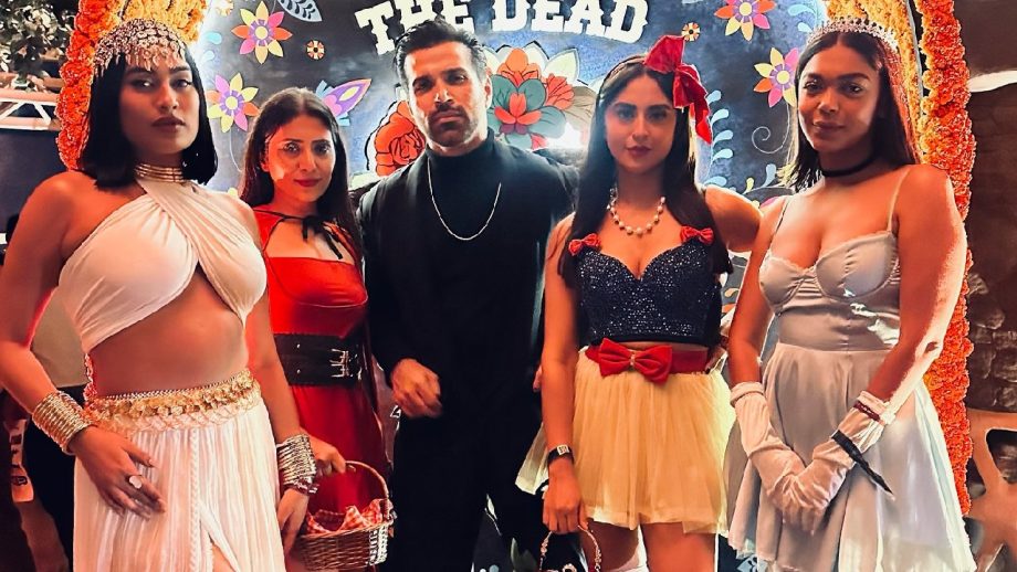 Rithvik Dhanjani, Krystle Dsouza & more sport their Halloween best saying 'too early for Halloween? Never!" 922822