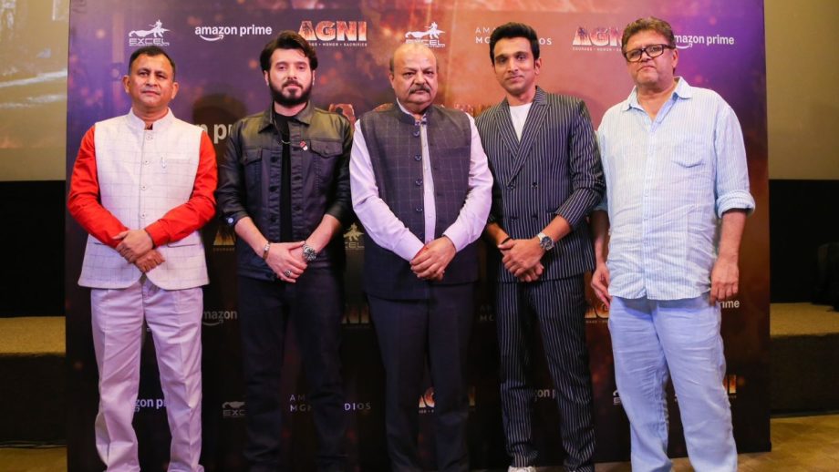 Prime Video Hosts A Special Screening of the upcoming film Agni in Delhi with Real Firefighters and Fire Chief Officers 927171