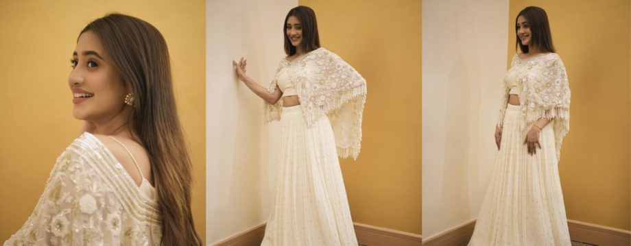 Shivangi Joshi's Princess-Worthy Dresses: A Fashion Dream Come True 925478