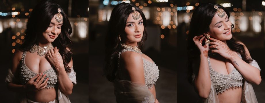 Avneet Kaur Vs Sunny Leone: Who Personifies 'Beauty' In White Lehenga Choli? 928774