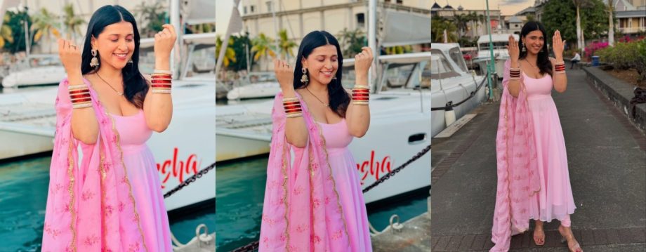 Mannara Chopra Shares 'Unseen' Romantic Photos With Mr Faisu, Calls It 'Truly Special' 929616