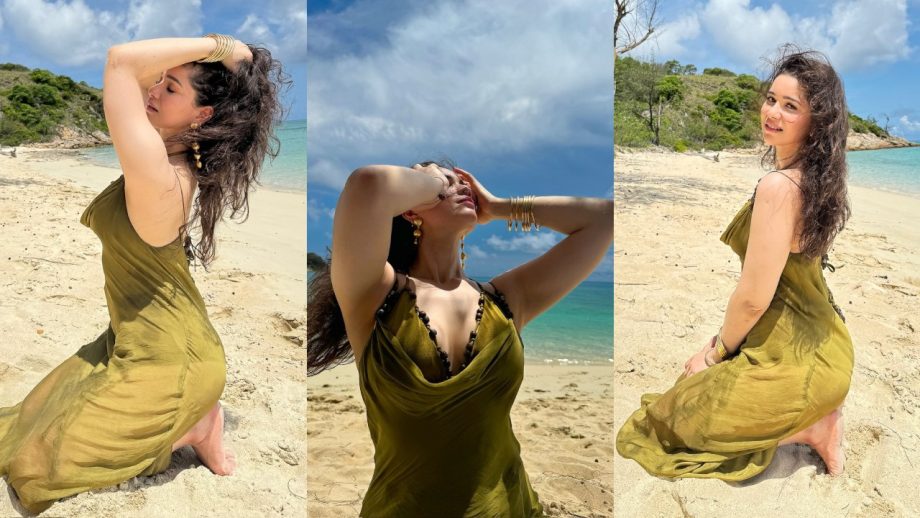 Sara Tendulkar Turns Mermaid On Lizard Island, Flaunts Stunning Figure 930193