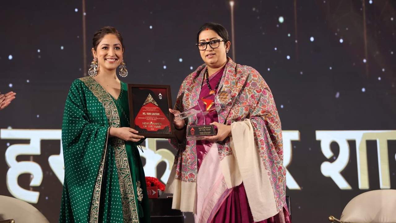 "Yami, who gracefully, with depth and of course, as an actor, spends her year while balancing glamour with something meaningful", Smriti Irani for Yami Gautam; wins ‘Actress of the year 2024’ for Article 370 930851