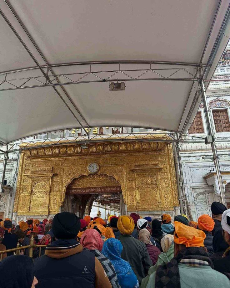 Ananya Panday Seeks Blessings At Golden Temple With Family, Steals Attention With Her Simplicity [See Photos] 932416