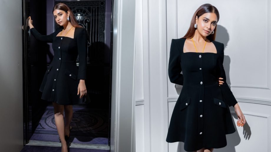 Keerthy Suresh's European Mini Dress Or Rakul Preet Singh's Stunning Bodycon Dress: Who Is True Style Icon In Black? 931874