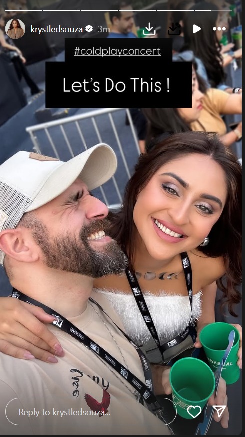 Krystle D'Souza attends Coldplay concert with rumored boyfriend, Gulaam Gouse Deewani 933649