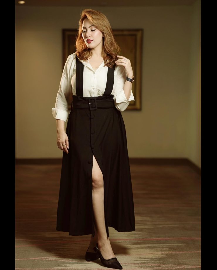 Munmun Dutta Turns Heads with a Chic Dungaree Skirt Look, Blending Casual with Cool 935120