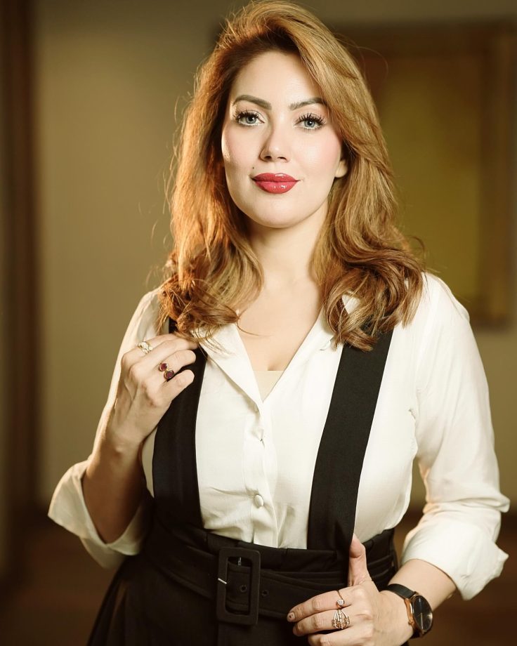 Munmun Dutta Turns Heads with a Chic Dungaree Skirt Look, Blending Casual with Cool 935124