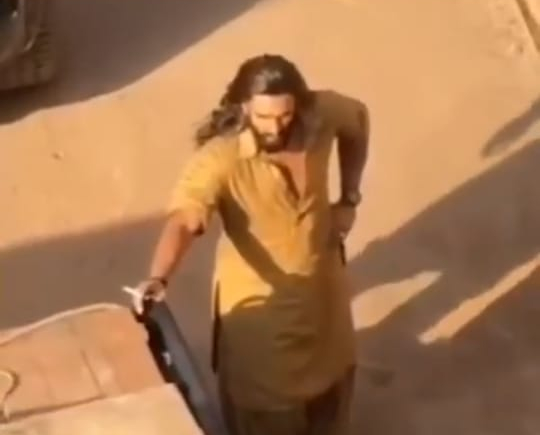 Ranveer Singh's look from 'Dhurandhar' goes viral; fans compare it to Khilji 931156