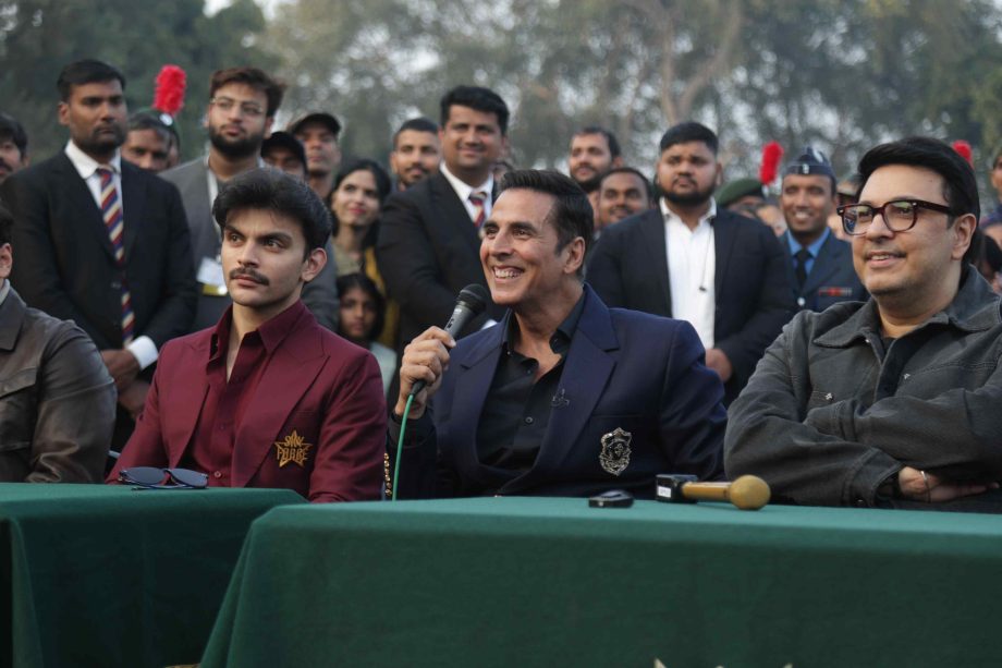 Real stories, real emotions! Akshay Kumar, Veer Pahariya along with producers Dinesh Vijan, and Amar Kaushik brought the Sky Force magic to NCC cadets at a special screening in Delhi - Deets Inside 933535