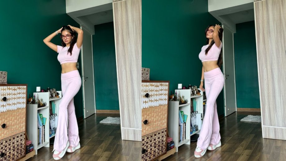 Slaying In Style! Anushka Sen Flaunts Her Abs In Trendy Outfits 934159