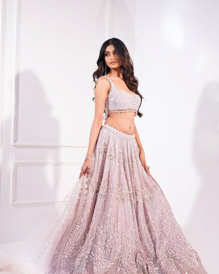 Slaying The Style Game! Payal Gaming's Hottest Midriff-Baring Looks 934785