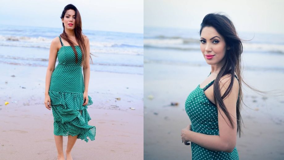 Taarak Mehta Fame Munmun Dutta Aka Babita's Hottest Beach Looks Ever 933289