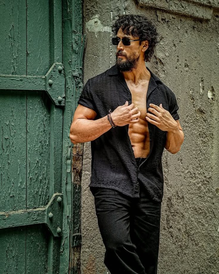 Tiger Shroff Turns Up the Heat in an All-Black Ensemble 934019