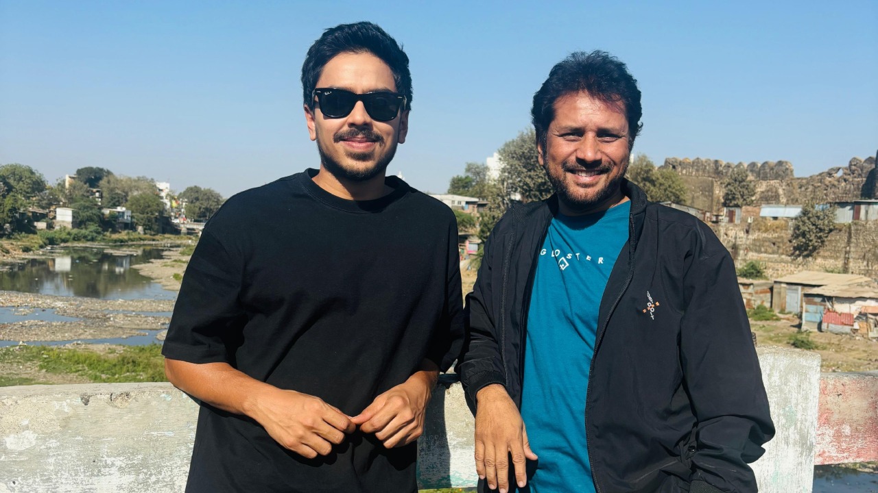 A Reel-to-Real Moment! A Day Out with Reel Nasir Shaikh, Adarsh Gourav, as He Kicks Off the Promotions for Superboys of Malegaon in Malegaon! 937283