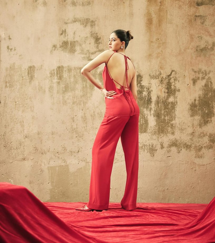 Ananya Panday-Palak Tiwari: Bollywood Beauties Raise Style Bar In Sultry Backless Ensembles 935384