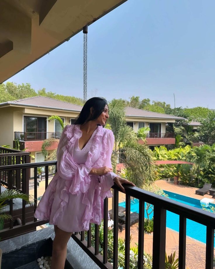 Bhagya Lakshmi Actress Aishwarya Khare's Flowy Mini Dresses To Rock Summer Vacation 938380