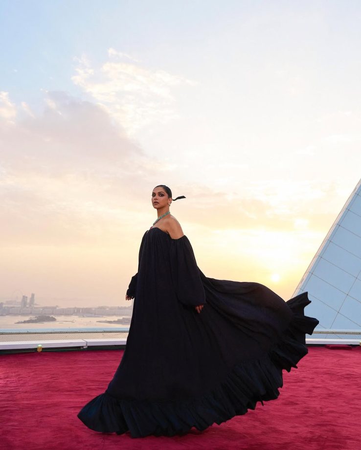 Deepika Padukone Proves She's A Fashion Icon In Stunning Black Off-Shoulder Gown – See Pics 936717