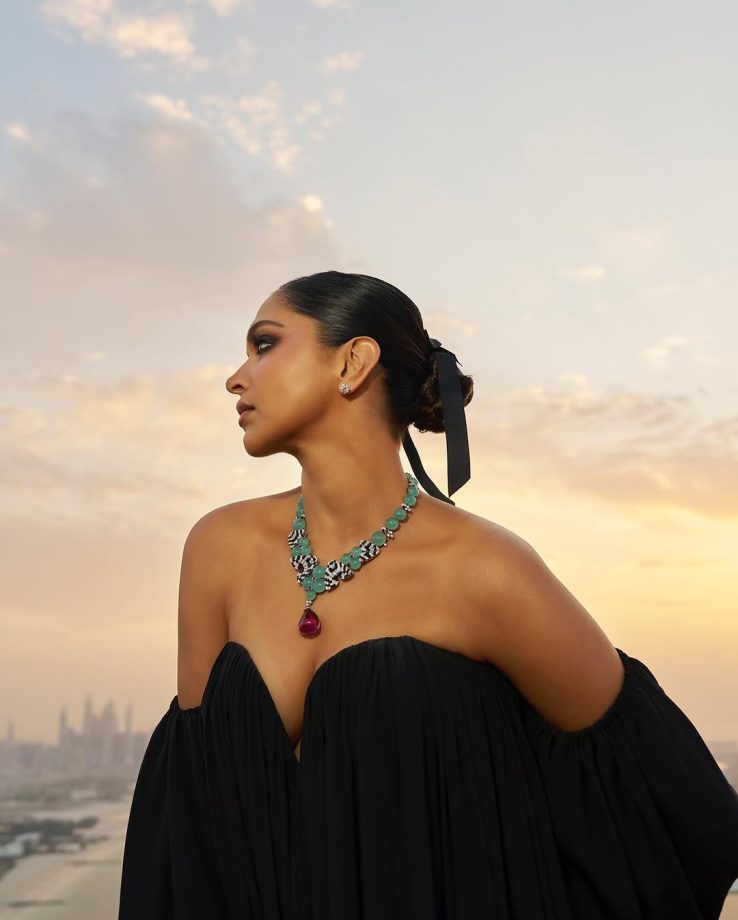 Deepika Padukone Proves She's A Fashion Icon In Stunning Black Off-Shoulder Gown – See Pics 936718