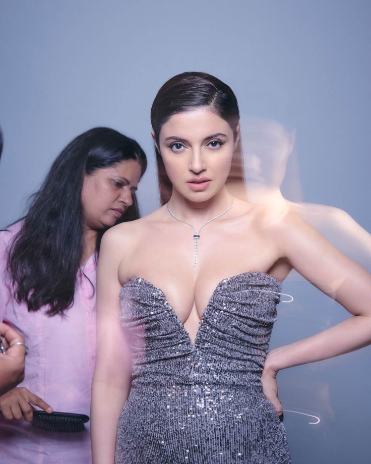 Divya Khosla’s Bold Photoshoot In Daring Deep-Plunge Silver Gown Goes Viral– See Pics 936108