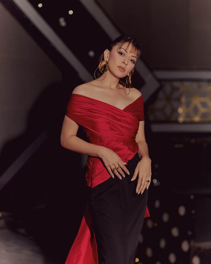 Hansika Motwani Stuns In Off-shoulder Red-Black Gown, Serves Goals For Valentine's 936540