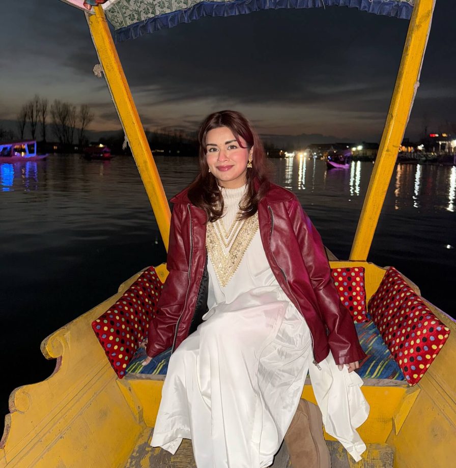 In Photos: Avneet Kaur's Priceless Moments From Her Kashmir Gateway 937912