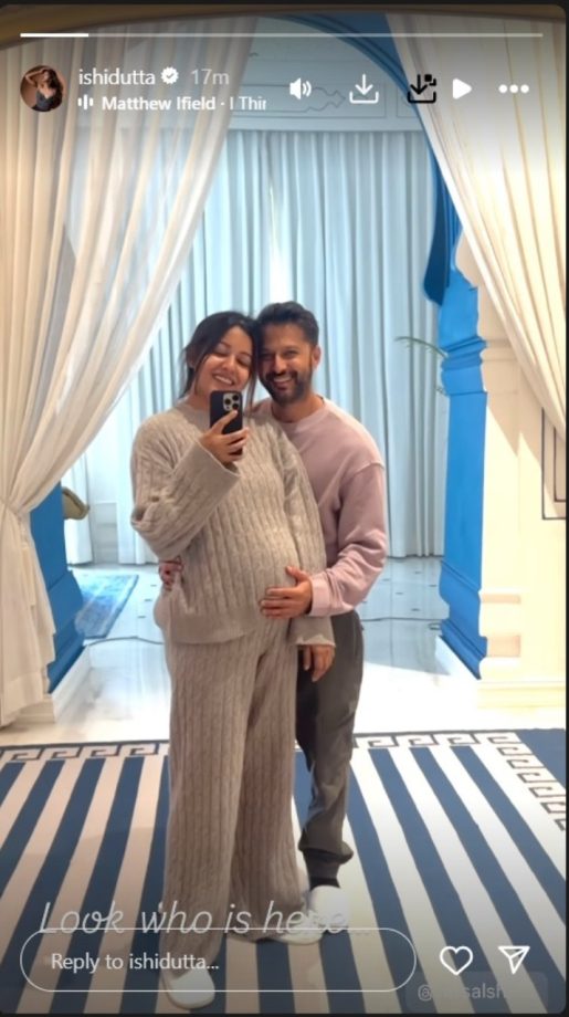 Ishita Dutta Flaunts Her Baby Bump, Vatsal Seth's Cute Kiss Steals The Spotlight 938743