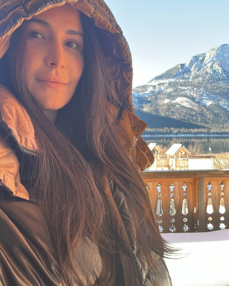 Katrina Kaif Takes A Dip In Chilling Snowy Weather, Finds Tranquility In Slow Moments 938644