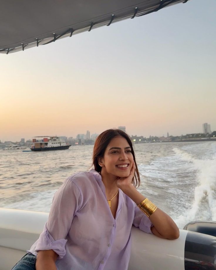 Malavika Mohanan's Sweet Kisses On Her Breezy Vacation - See Photos 937191