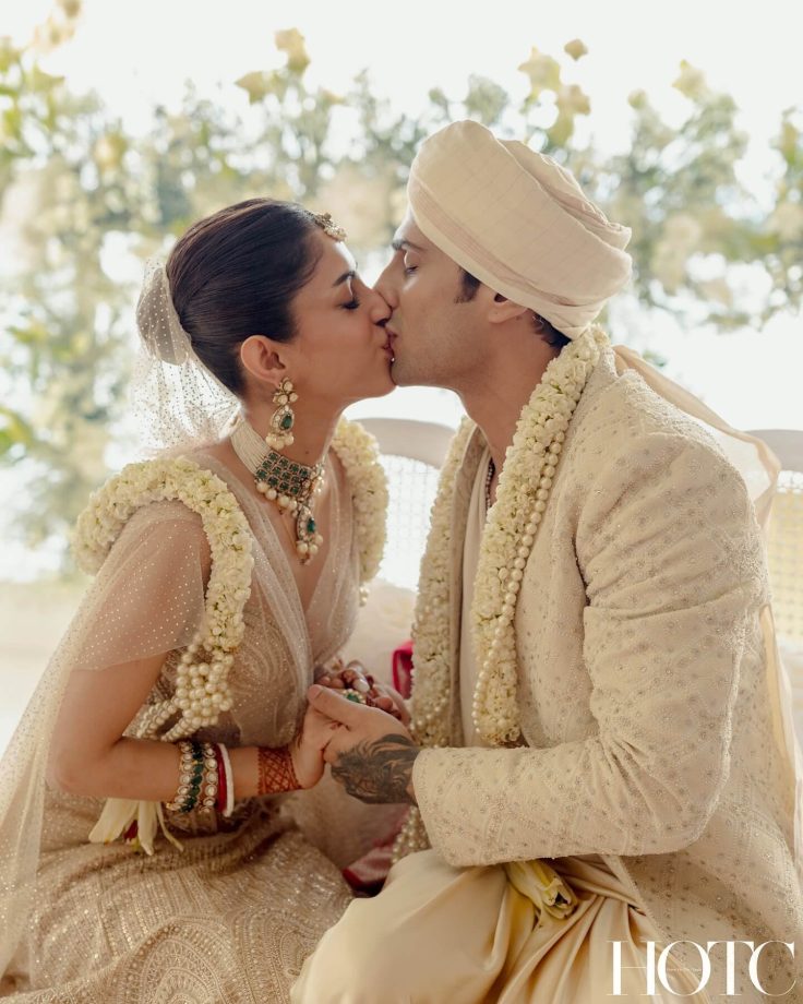 Prateik Babbar Goes Bold Kissing Priya Banerjee In Wedding Photos, Take A Look 936966