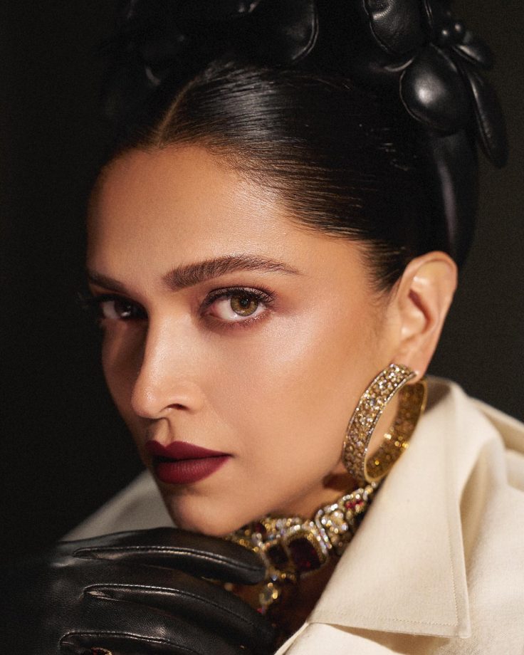 Queen Is Here! Deepika Padukone drops jaw-dropping pictures as she won over us as Sabyasachi’s Ultimate Muse With Iconic Look 936022